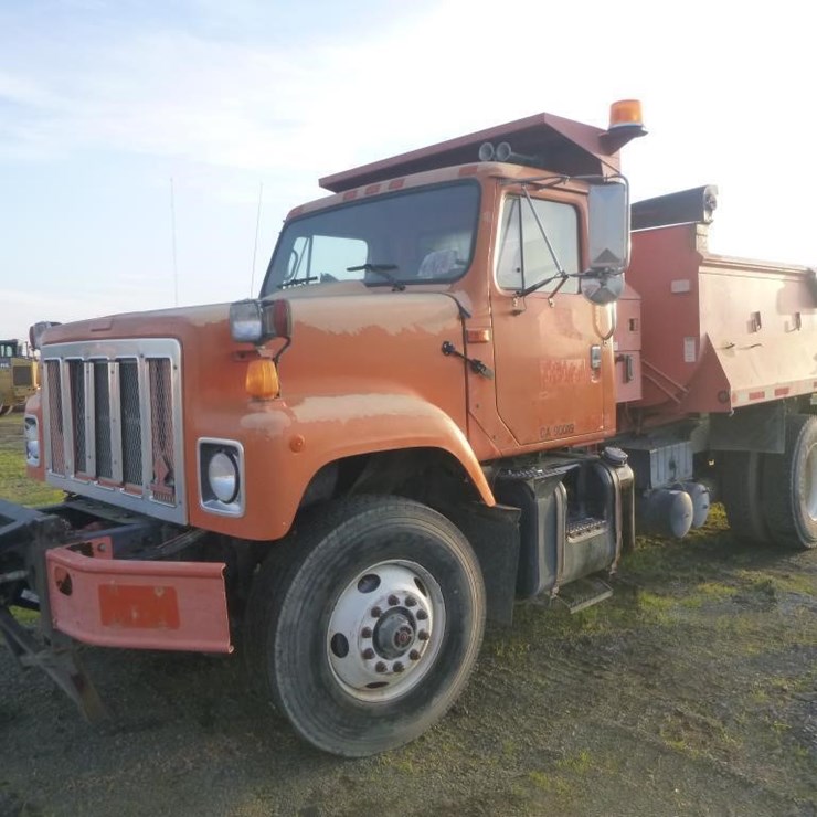 2001 INTERNATIONAL 2574