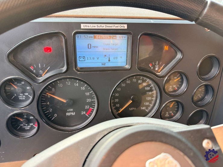 2018-mack-granite-gu713-image-64