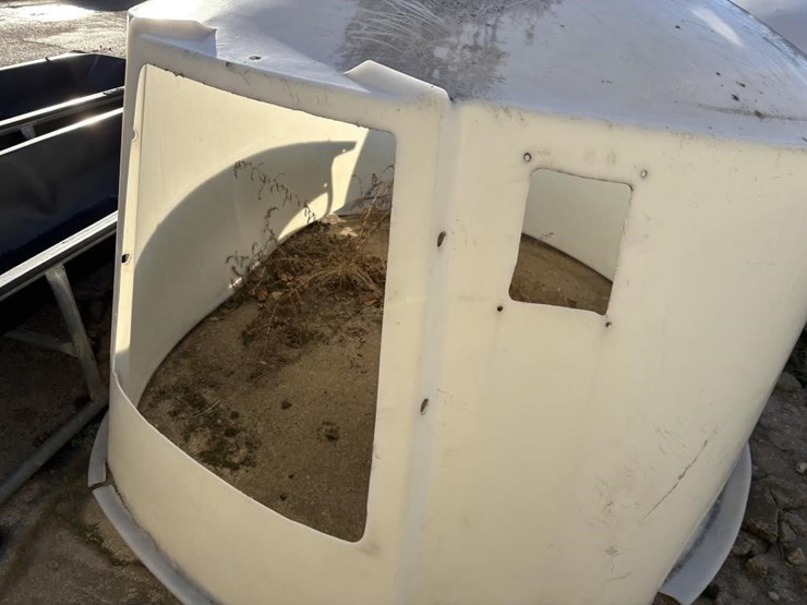 (2)-poly-dome-calf-huts-image-6