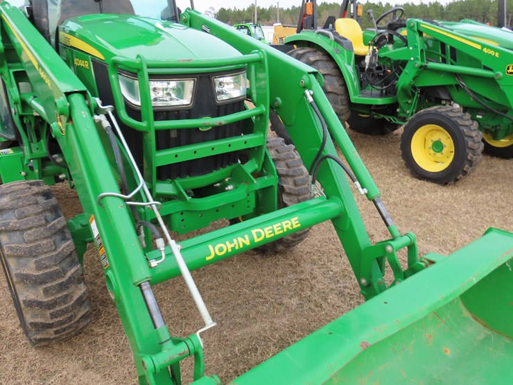 2021-john-deere-4044r-image-4