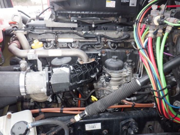 2019-freightliner-cascadia-126-image-20