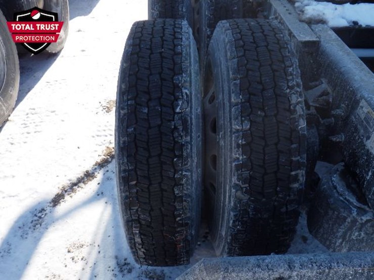 2019-peterbilt-579-image-13