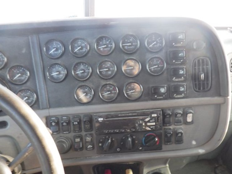 2014-peterbilt-386-image-19