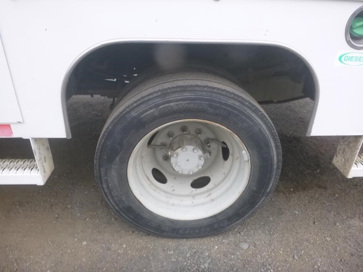 2009-ford-f550-image-22