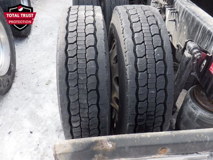 2022-volvo-vnl-300-image-14