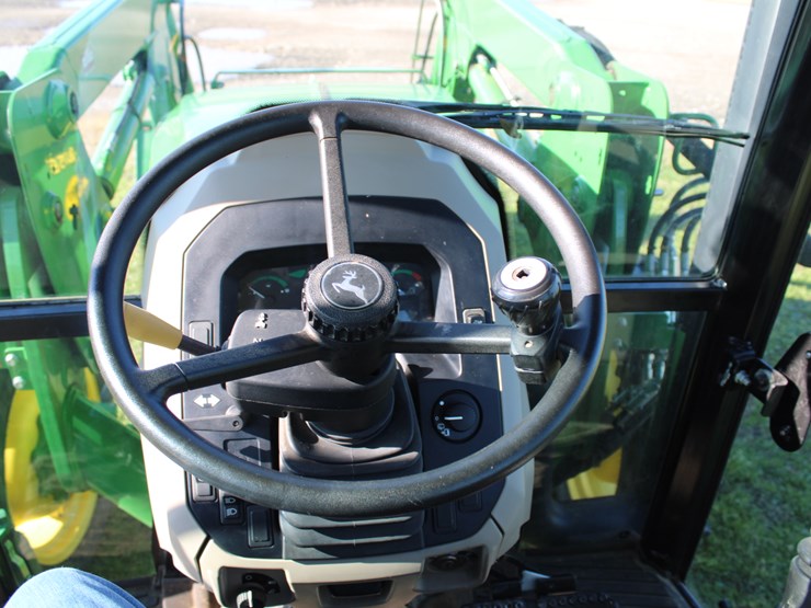2019-john-deere-5075e-image-10