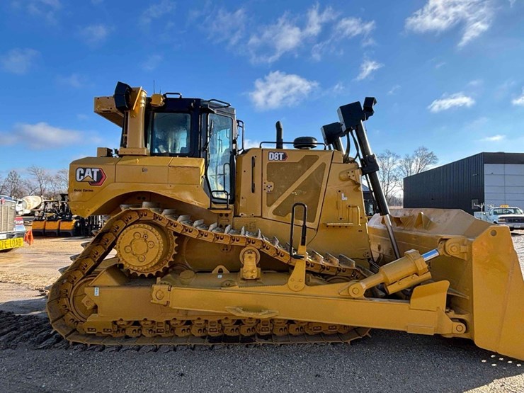 2019-caterpillar-d8t-image-6
