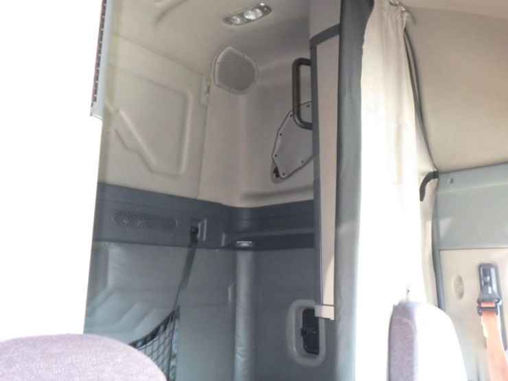 2017-freightliner-cascadia-125-image-4