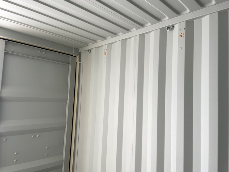 #203-•-20'-shipping-container-image-14