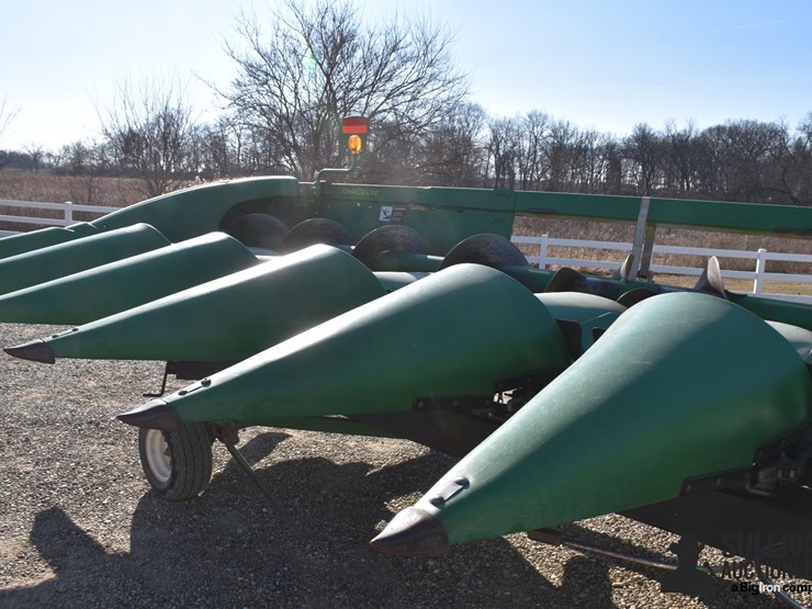 2014-john-deere-608c-image-17