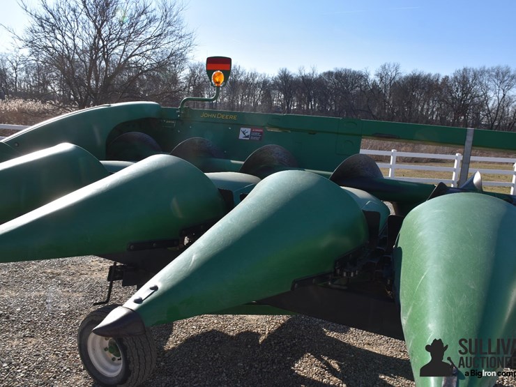 2014-john-deere-608c-image-18