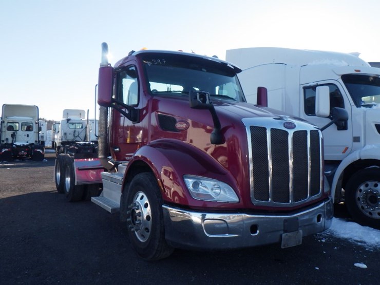 2018-peterbilt-579-image-3