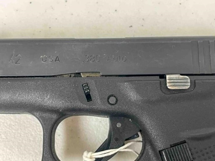 glock-pistol-image-9