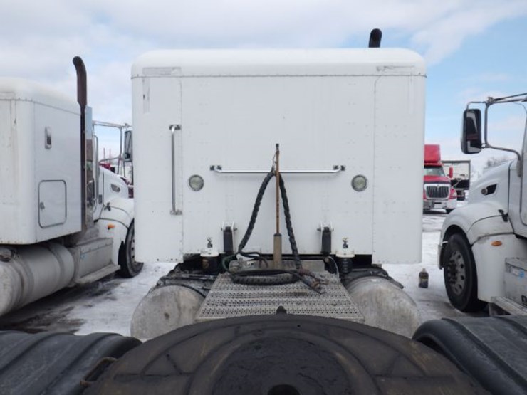 2014-peterbilt-386-image-16