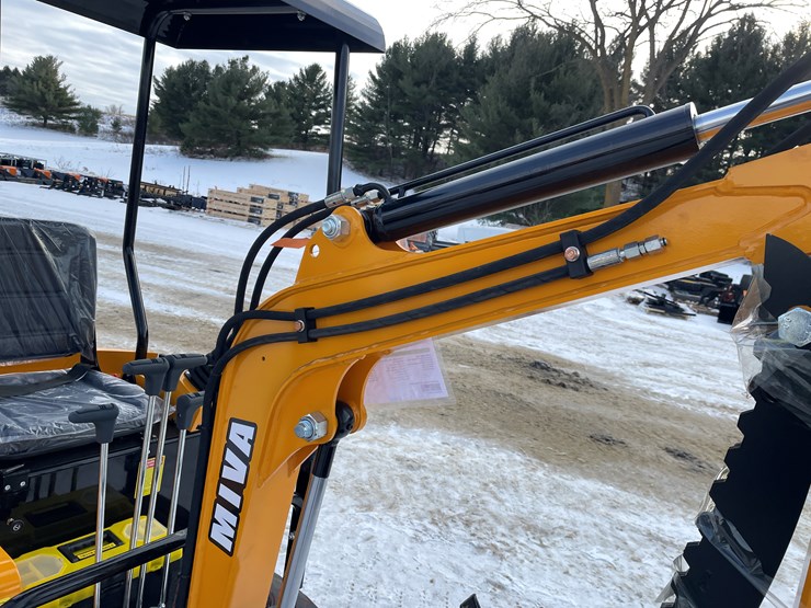 #109-•-miva-va15-mini-excavator-image-27