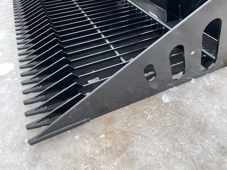 #2337-•-wolverine-skeleton-bucket-image-10