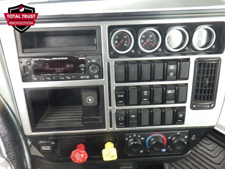 2023-mack-anthem-image-15