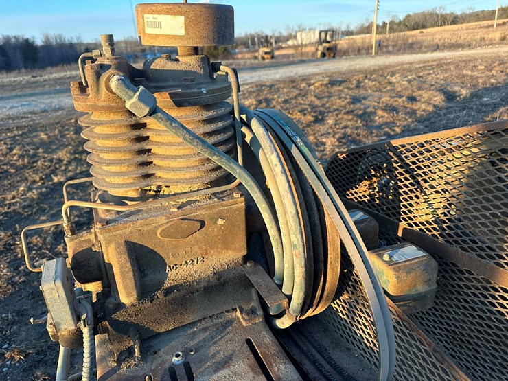 #2594-•-wayne-x62212-4sh-air-compressor-image-10