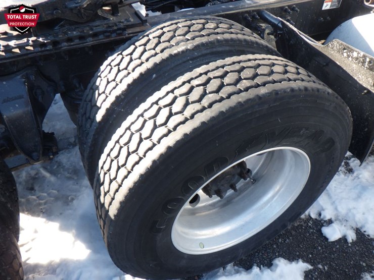 2019-freightliner-cascadia-125-image-5