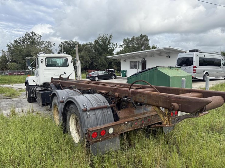 1999-mack-rd600-image-7