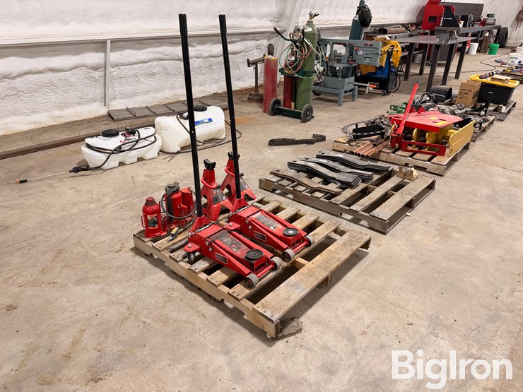 big-red-jacks-image-2