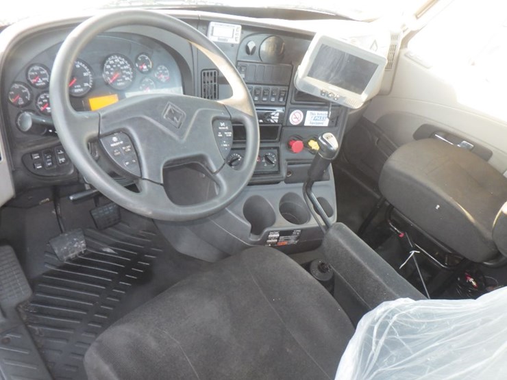 2016-international-prostar-image-8