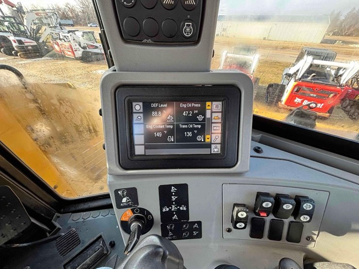 2019-caterpillar-d8t-image-46