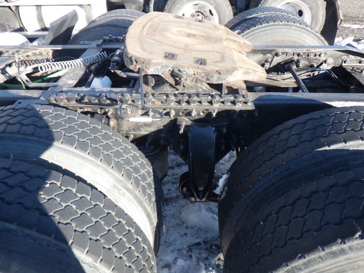 2018-freightliner-cascadia-126-image-13