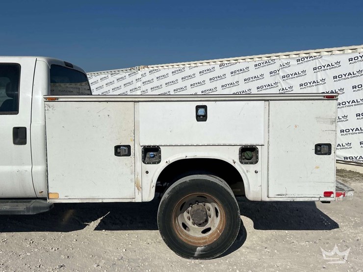 2015-ford-f550-image-23