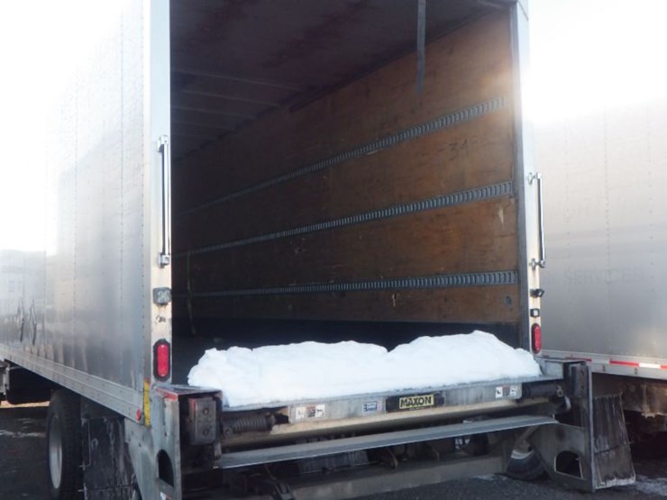 2019-freightliner-m2-106-image-5