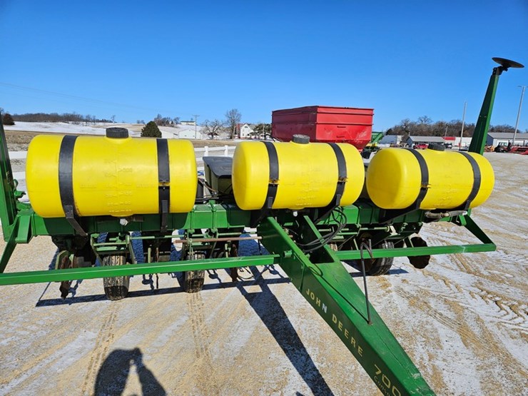 john-deere-7000-image-11