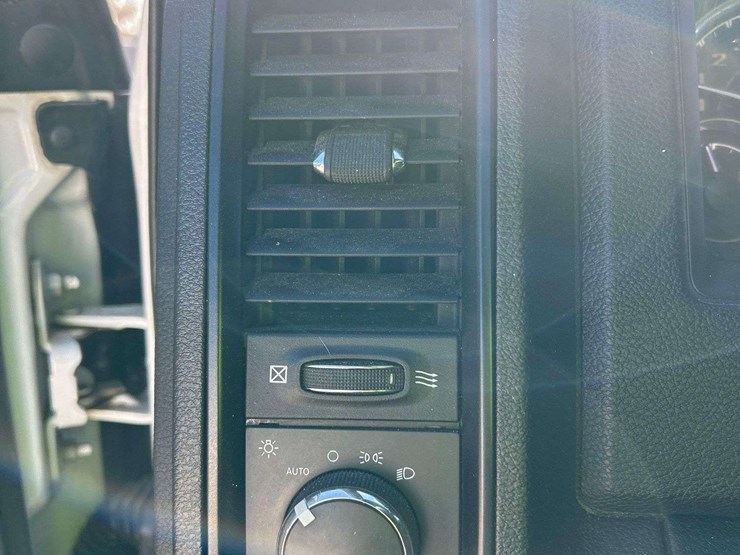 2017-dodge-1500-image-16