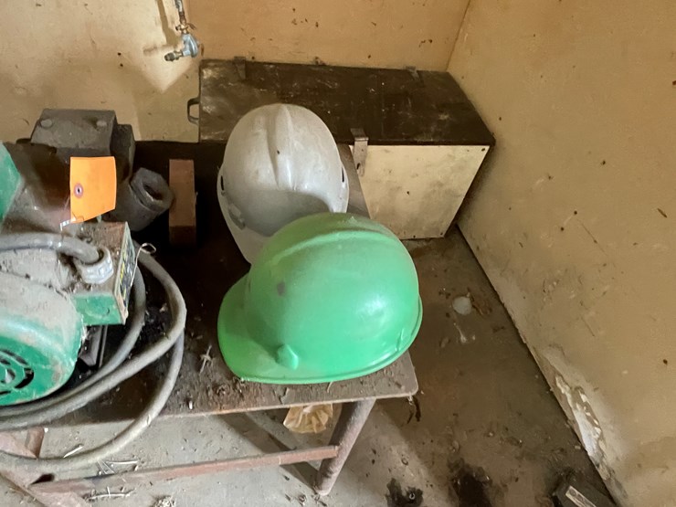 #5920-•-electric-motor-on-stand-image-10