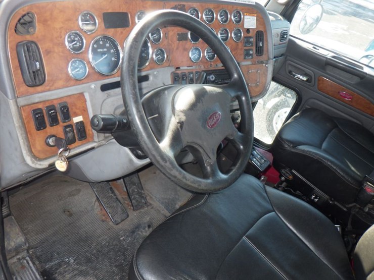 2007-peterbilt-378-image-14