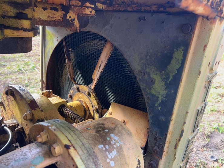 caterpillar-twenty-image-16