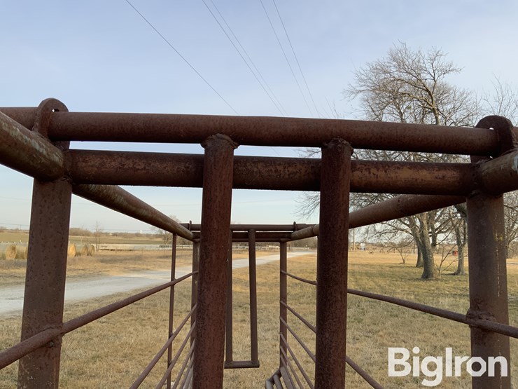 shop-made-20'-cattle-run-image-12