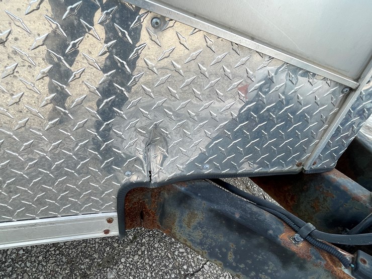 #4004-•-2016-enclosed-24'-rc-trailer-(has-wi-title)-image-20