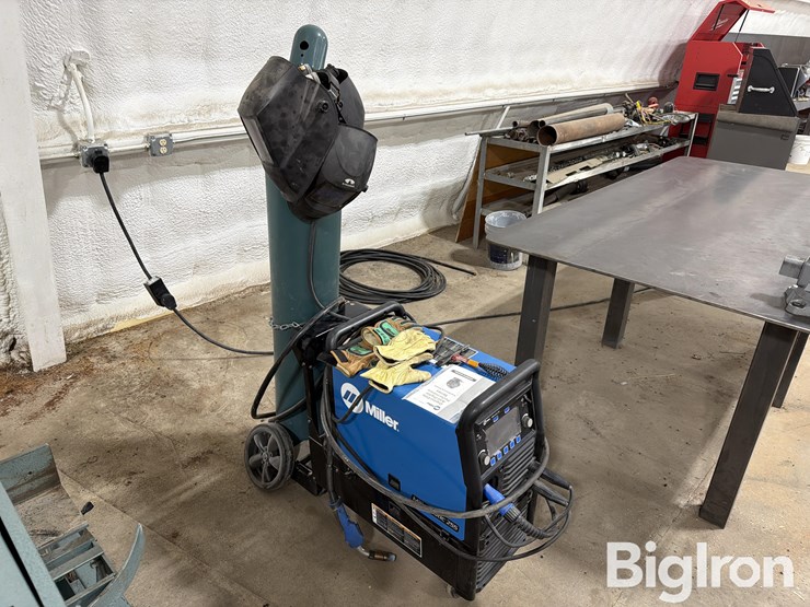 miller-millermatic-255-pulsed-mig-welder-w/apparel-&-accessories-image-2
