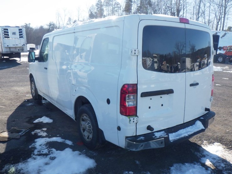 2013-nissan-nv2500-image-9