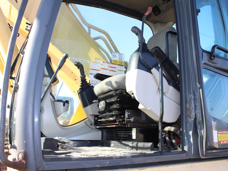 2013-kobelco-sk350-image-12