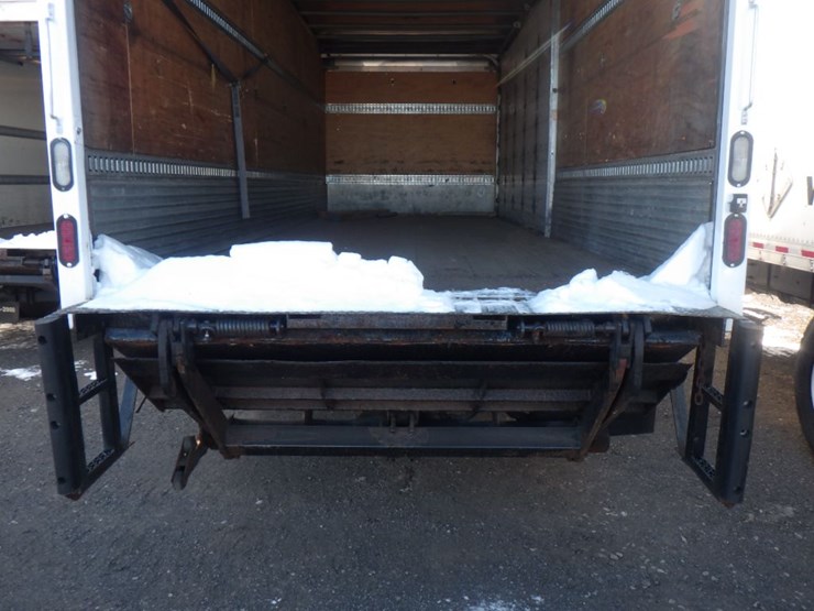 2017-hino-268a-image-7