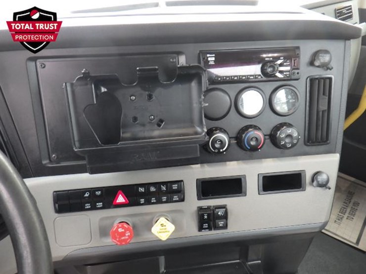 2021-freightliner-cascadia-116-image-16