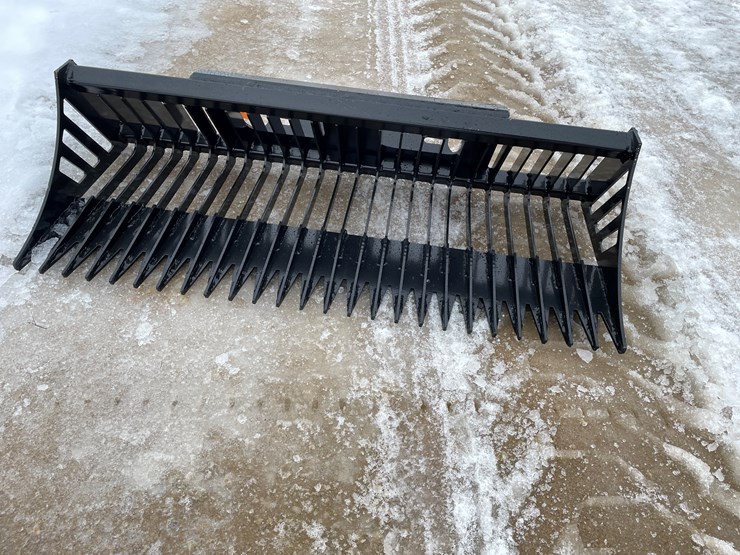 #2357-•-wolverine-mini-skid-steer-skeleton-bucket-image-2