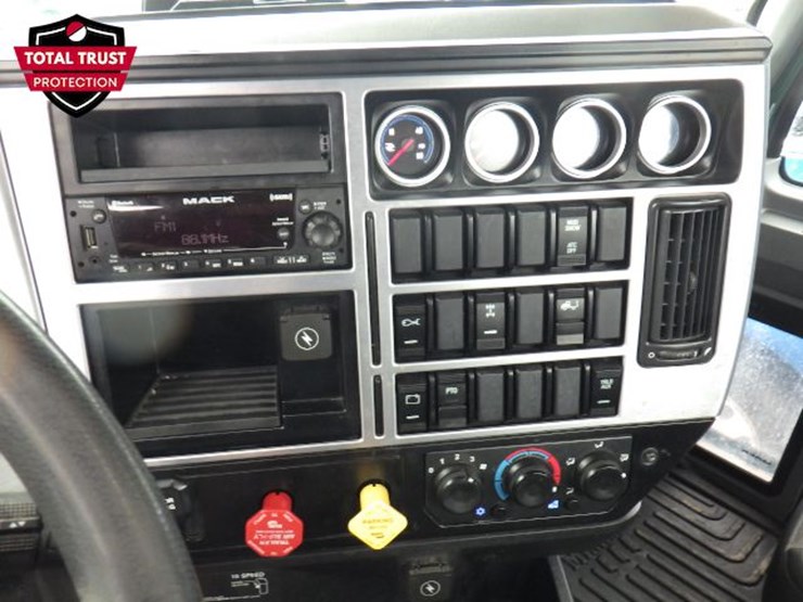 2023-mack-anthem-image-19