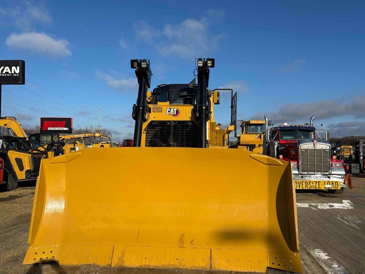 2019-caterpillar-d8t-image-11