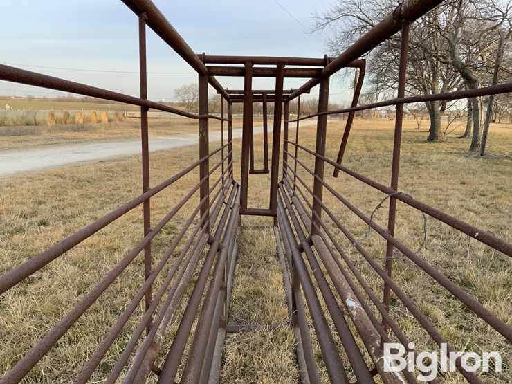 shop-made-20'-cattle-run-image-10