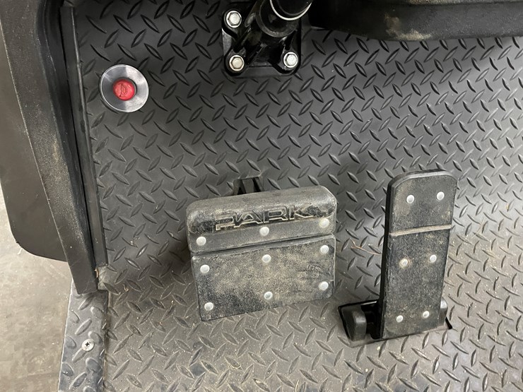 #301-•-cushman-hauler-1200-gas-golf-cart-image-16