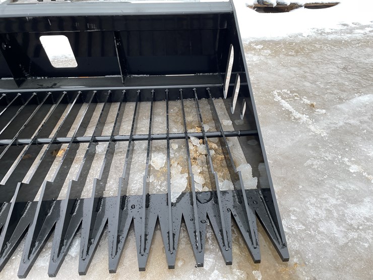 #2336-•-wolverine-skeleton-bucket-image-10