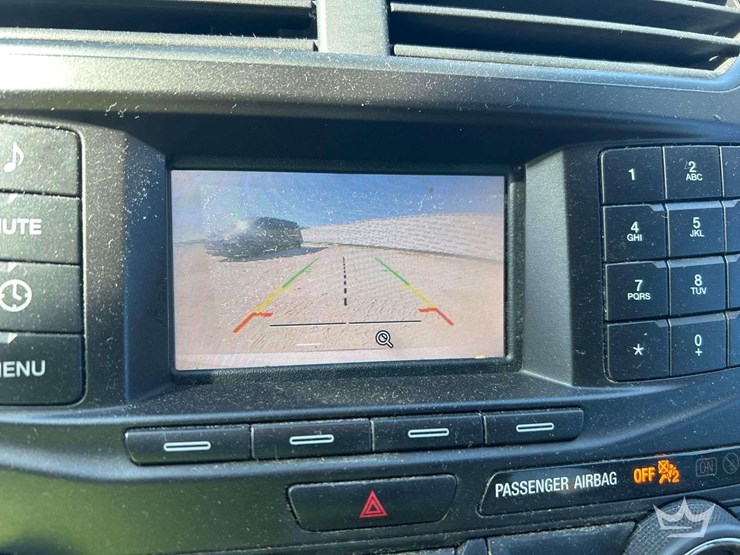 2016-ford-explorer-image-16