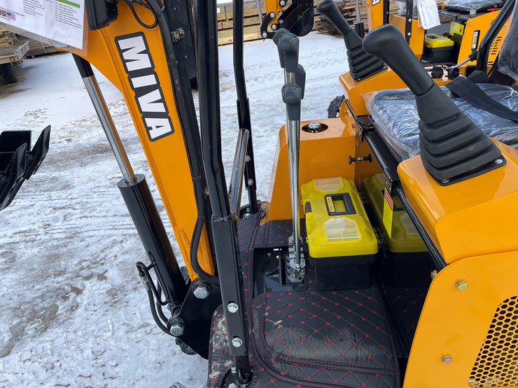 #109-•-miva-va15-mini-excavator-image-17